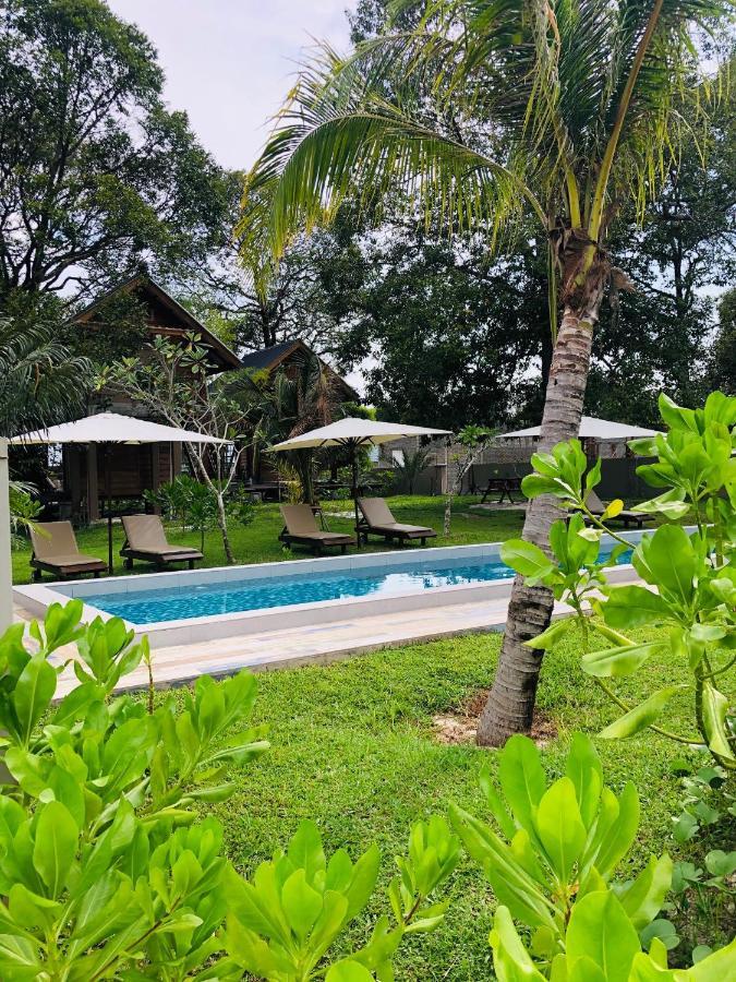 The Temak Villa Pantai Cenang  Exterior photo