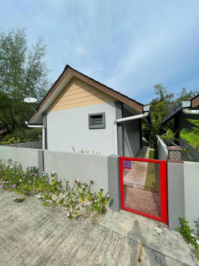 The Temak Villa Pantai Cenang  Exterior photo